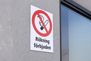 Rökning förbjuden – skylta rätt med dekaler och skyltar