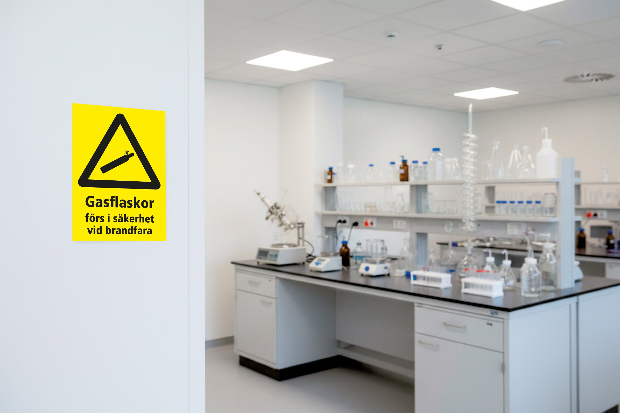Skyltskolan: Varning för gasflaskor – skyltning vid brandfara