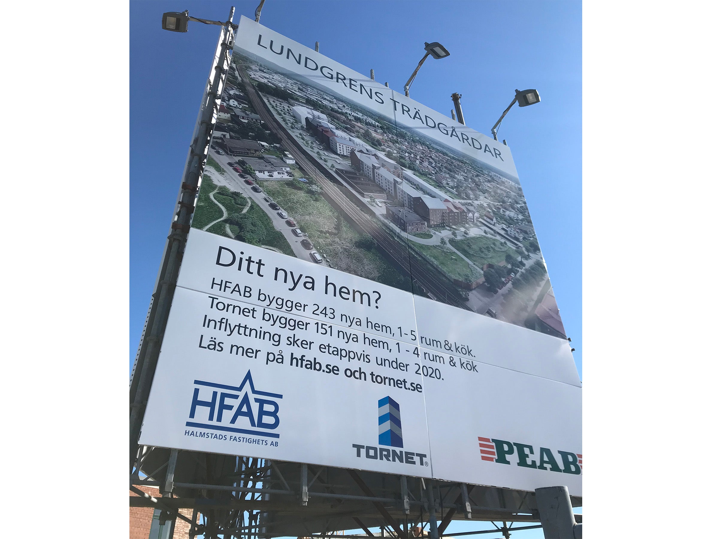 Foto på byggskyltar