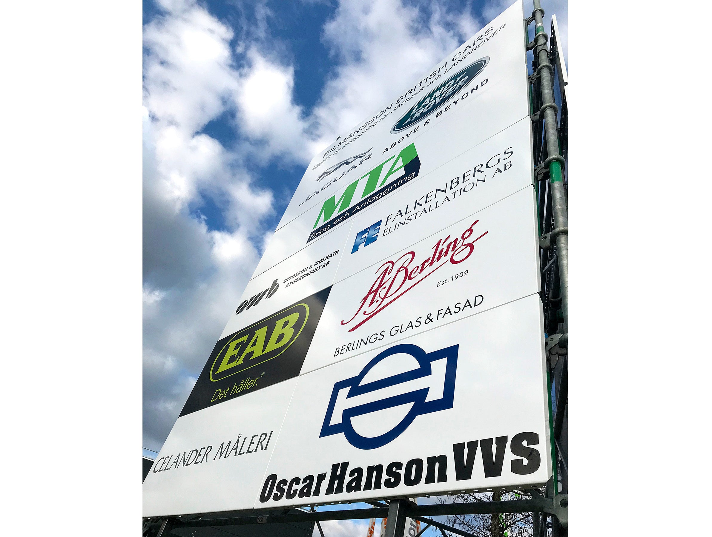 Foto på byggskyltar