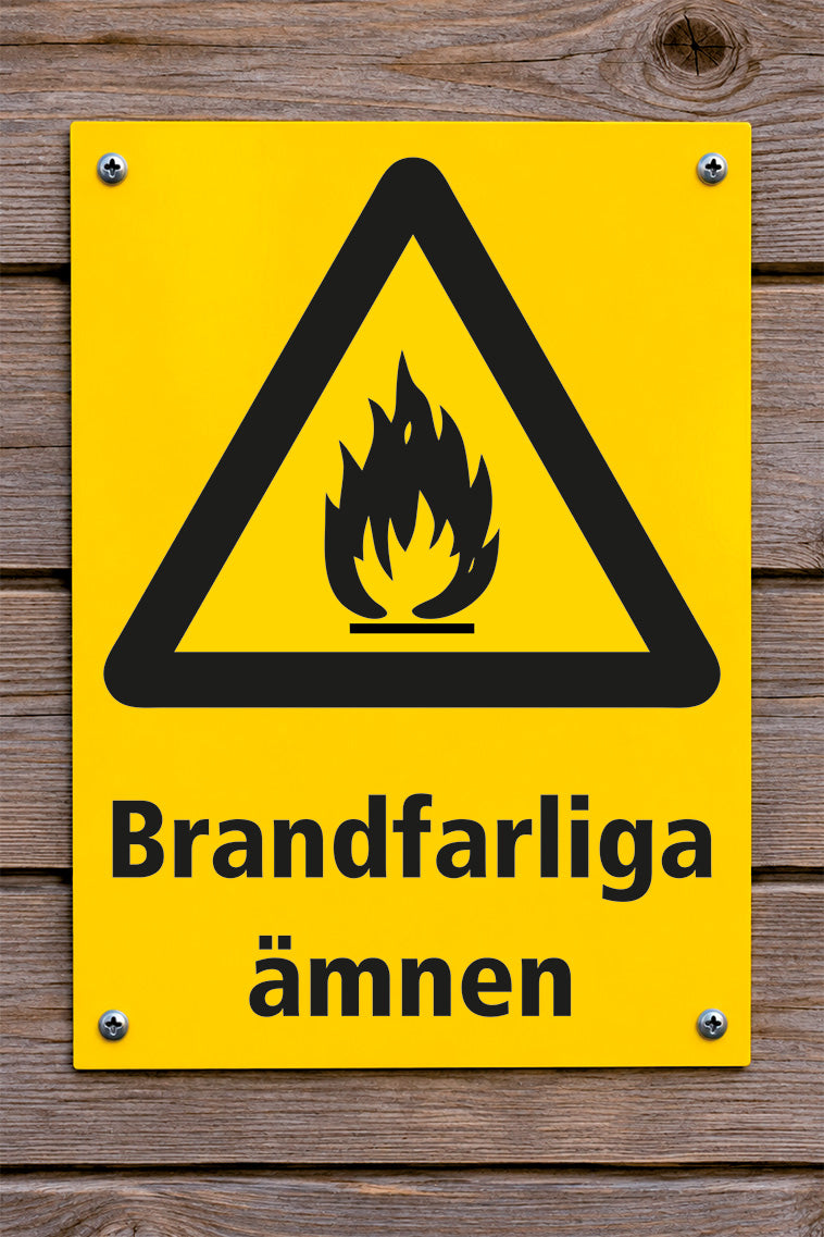 Varningsskylt på trävägg, Brandfarliga ämnen