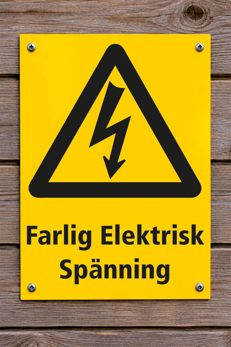 Varningsskylt på trävägg, Farlig elektrisk spänning